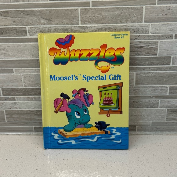 Hasbro Other - Hasbro Wuzzles Moosel's Special Gift Book - Yellow and Blue